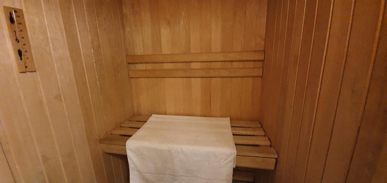 Aparthotel 4 ,, Cosy House Billiard " - Sauna & Parking คอนัส ภายนอก รูปภาพ