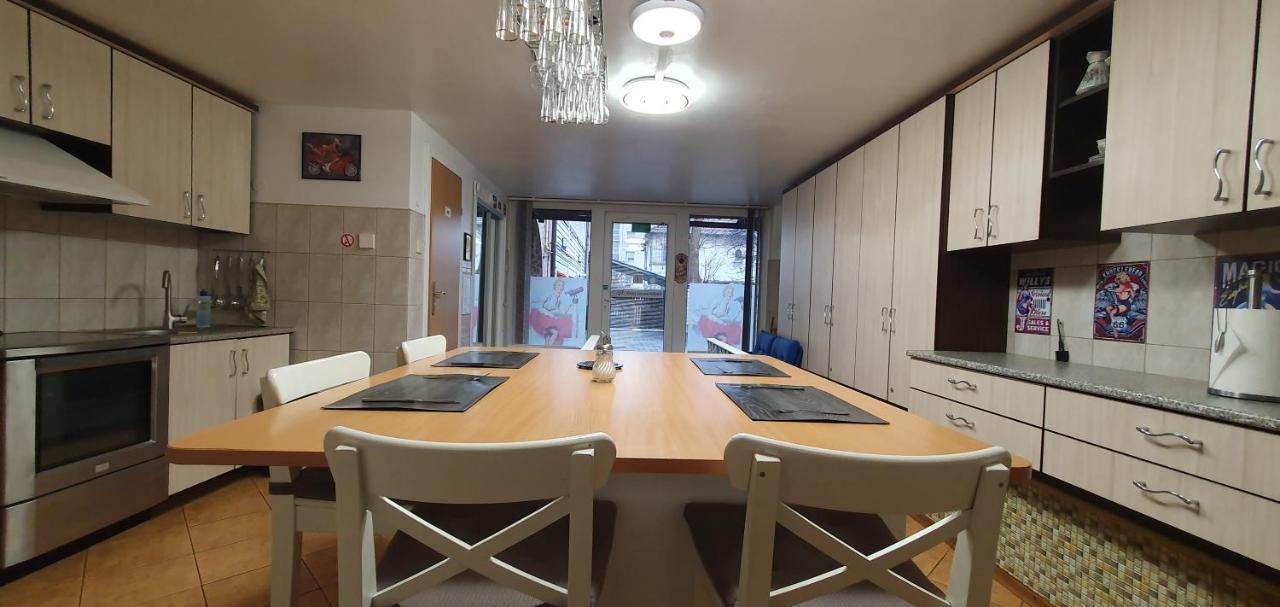 Aparthotel 4 ,, Cosy House Billiard " - Sauna & Parking คอนัส ภายนอก รูปภาพ